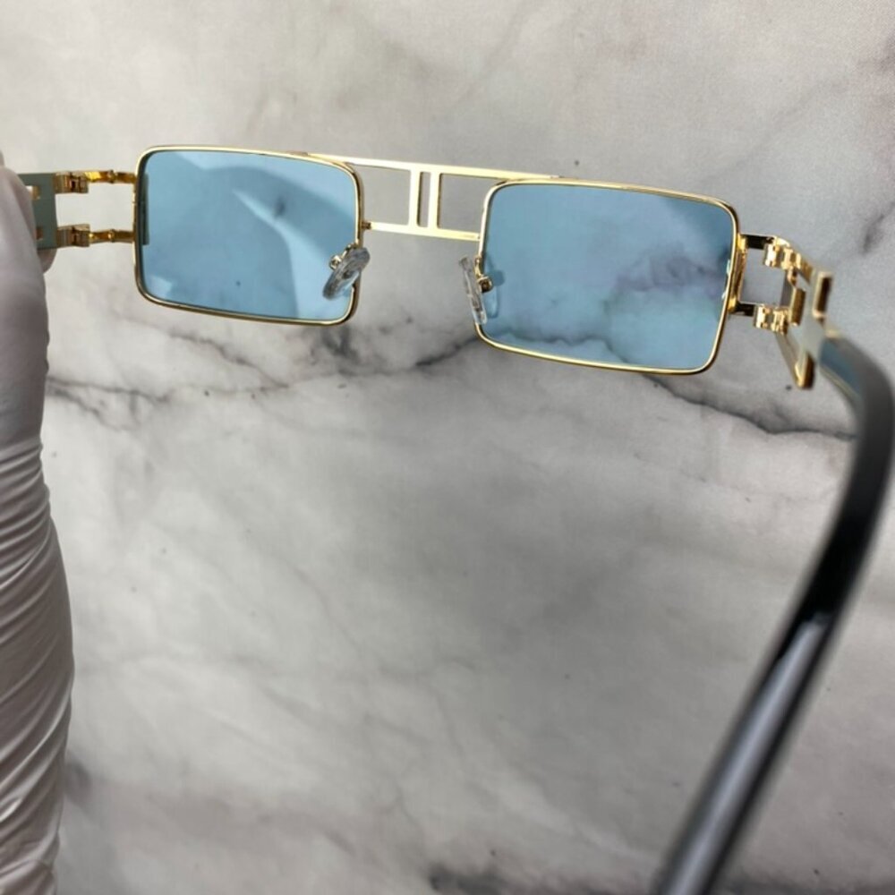 Square Gold Frame Sunglasses - Picture 4 of 7